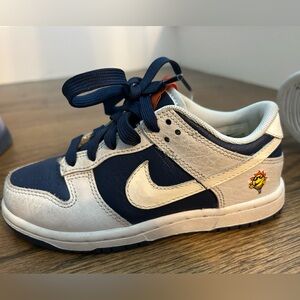 Nike Dunk Low GS UV Reactive Photon Dust Midnight Navy
Size 12c